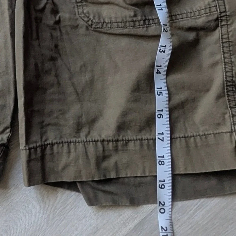 Eddie Bauer Ripstop Cargo‎ Shorts Womens 14 Olive Green Utility Hiking 46-1-18C